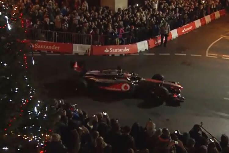 Jenson Button lässt in Frome die Reifen qualmen