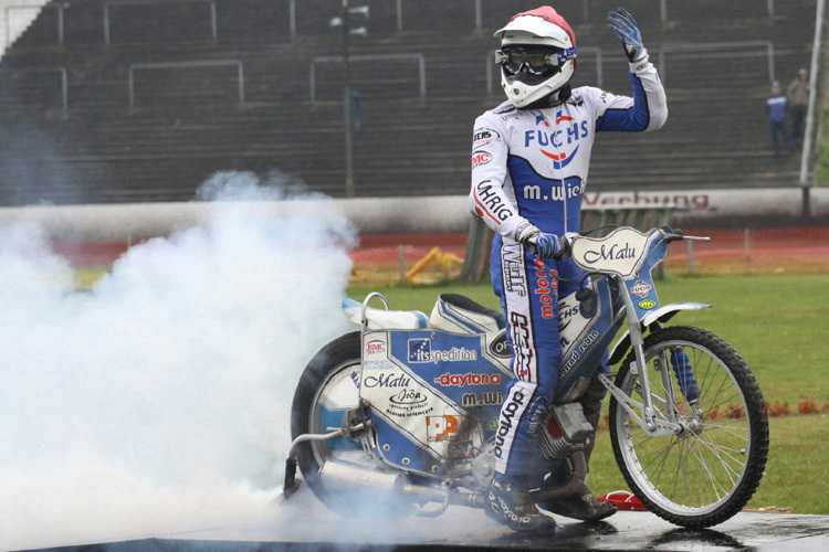 Max Dilger: Lärm und Geruch gehören zum Motorsport.