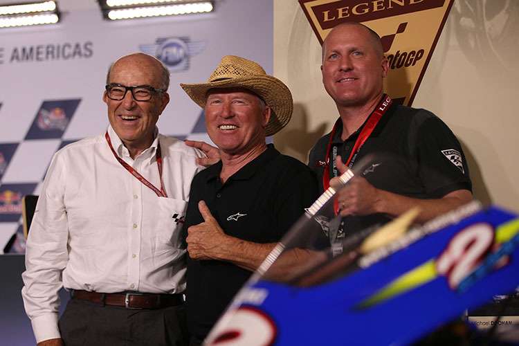 Dorna-CEO Carmelo Ezpeleta, Kenny Roberts und Kenny Roberts jr.