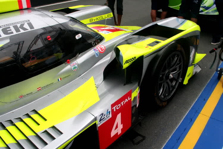 Raffiniertes Detail: Der Rückspiegel ist in das Aerodynamik-Konzept des ENSO CLM P1/01 integriert