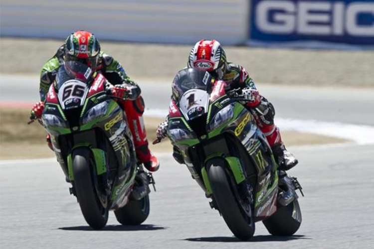 Tom Sykes (66) gegen Jonathan Rea