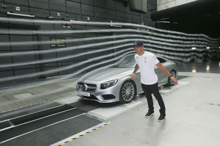Lewis Hamilton im Windkanal