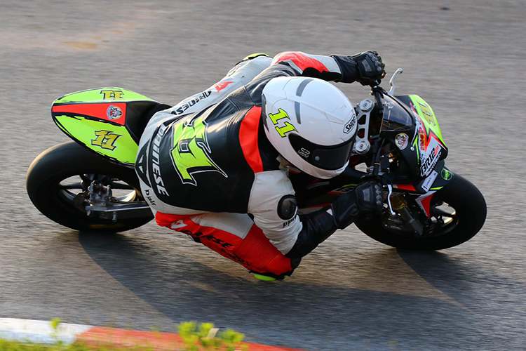 Sandro Cortese auf dem Pitbike