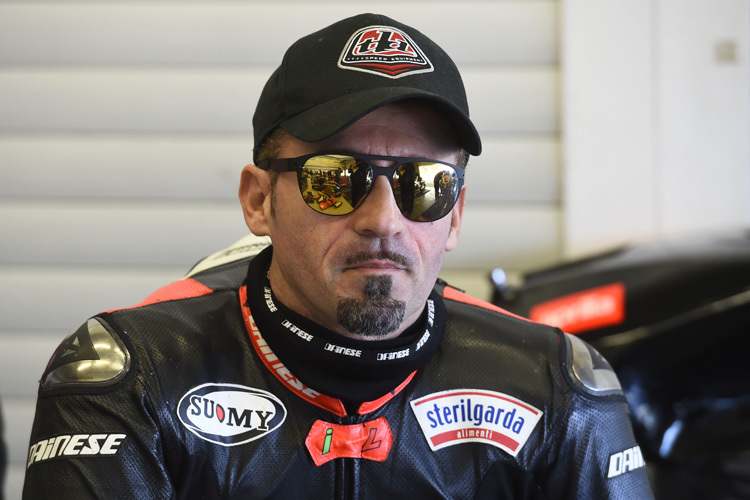 Max Biaggi ist nach zwei Jahren Pause zurück auf der Rennstrecke