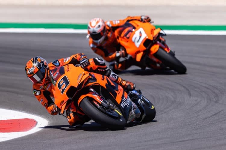 Das Rennen in Portimão: Danilo Petrucci (9) vor Iker Lecuona (27)