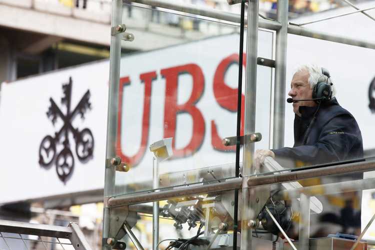 FIA-Rennleiter Charlie Whiting: «Jeder Fahrer, der Ausgangs der achten Kurve die Strecke verlässt und dadurch einen Vorteil gewinnt, wird den Regelhütern gemeldet»