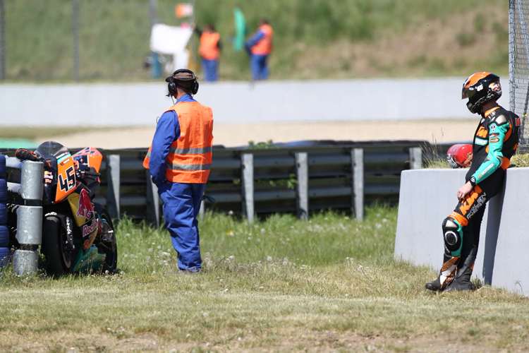 Kaputte KTM und frustrierter Bauer