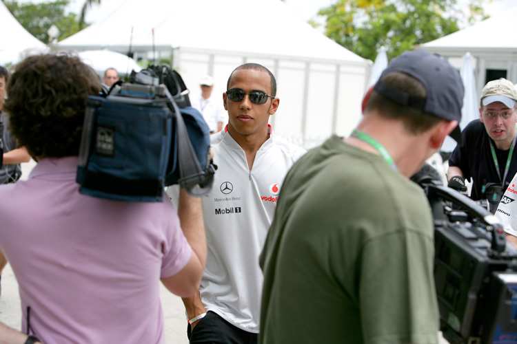 Hamilton verliert sechs Punkte und Ansehen.