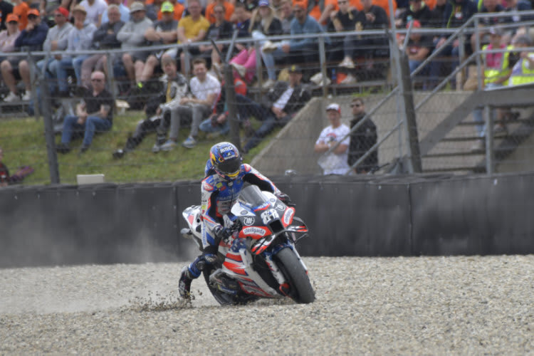 Miguel Oliveira kam in der seiner Strafrunde von der Piste ab