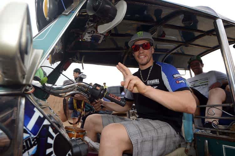 Steven Frossard: Der Yamaha-Pilot kann wieder nach dem Lenker greifen