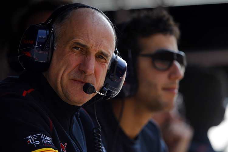 Franz Tost in seiner typisch kritischen Haltung