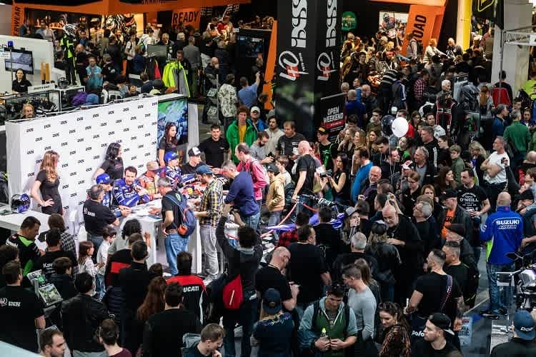 Autogrammstunde mit Roadracer Horst Saiger, Supermoto-Urgestein Dani Müller, Endurance-Racer Robin Mulhauser und Max Neukirchner sowie Marcel Brenner, CEV Moto2