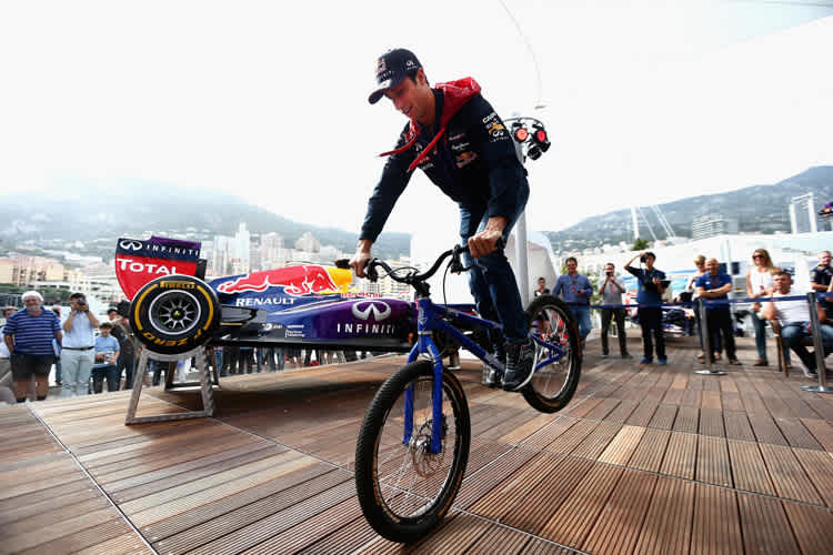 Daniel Ricciardo fühlt sich auf zwei Rädern pudelwohl