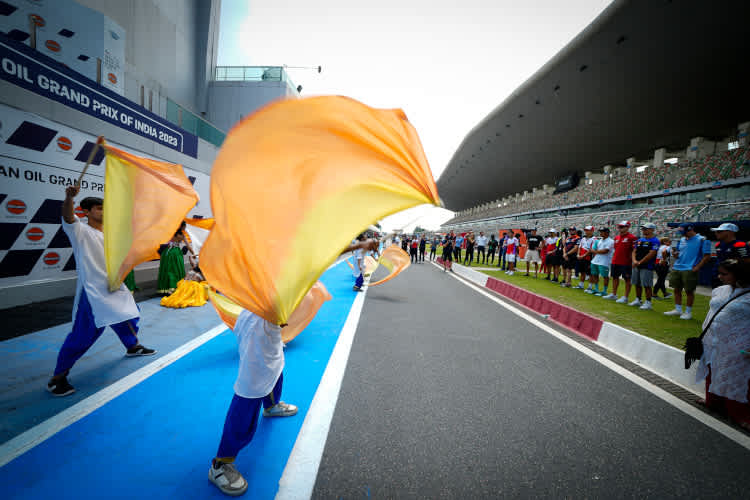 Nach der Show-Einlage neben der Strecke wird es auf dem Buddh International Circuit ab Freitag ernst