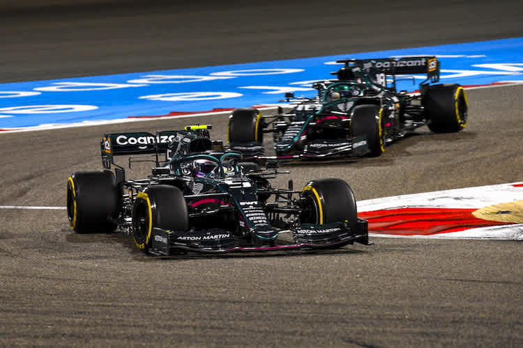 Die Aston Martin von Sebastian Vettel und Lance Stroll