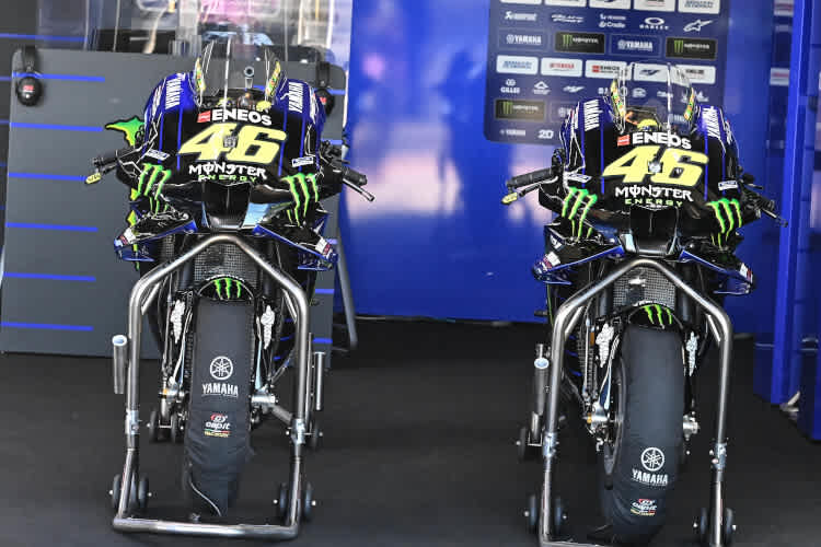 Noch ist nicht fix, wer am Sonntag die M1 von Valentino Rossi steuert