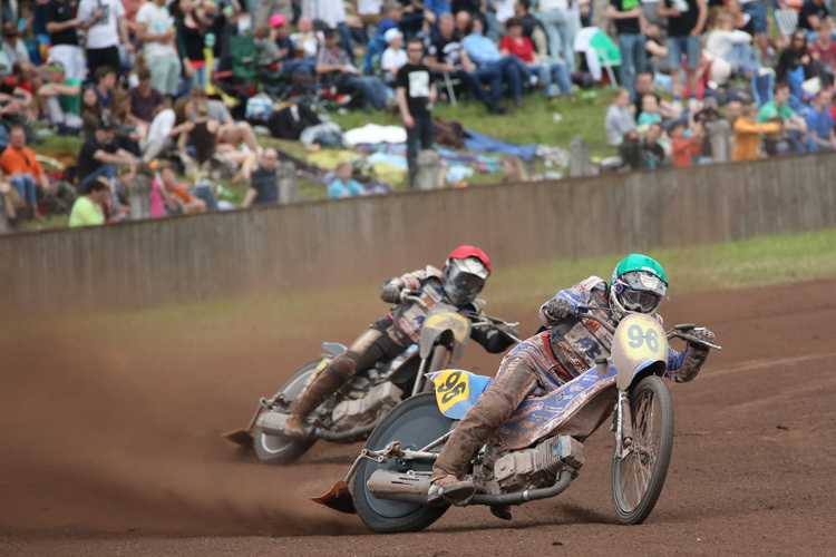 Dimitri Bergé (vorne) zeigte in Herxheim beeindruckenden Speed