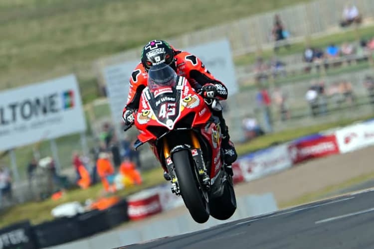 Scott Redding fliegt seinem vierten Saisonsieg entgegen