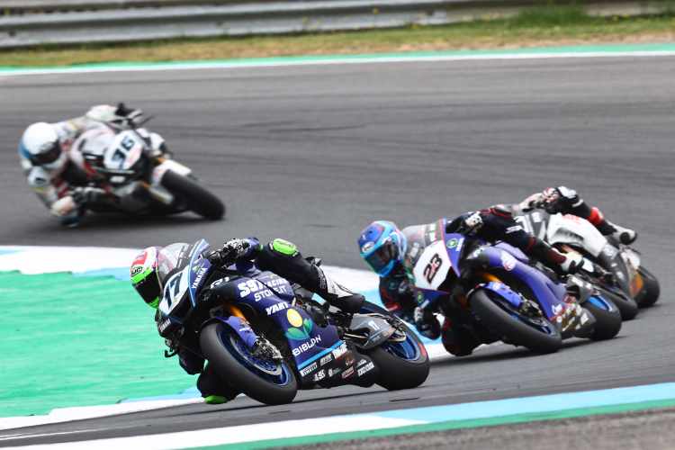 Marvin Fritz vor Chris Ponsson