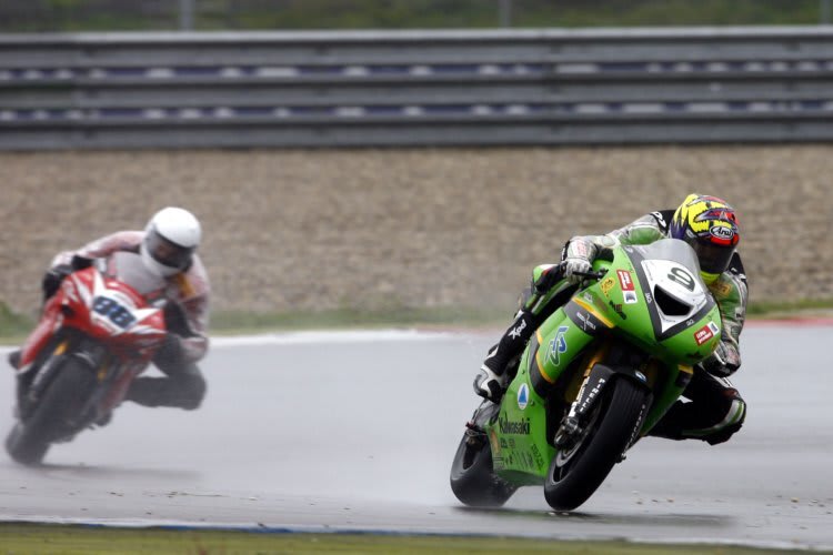 Chris Walker vor Andrew Pitt