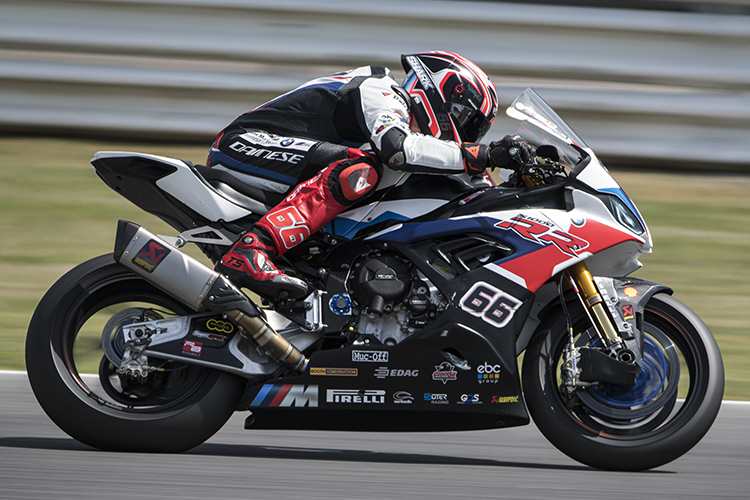 Für Misano bekam die BMW auch einen neuen Auspuff