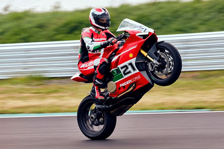 Die Ducati 955 V2 im speziellen Bayliss-Design