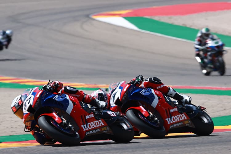 Xavi Vierge vor Iker Lecuona