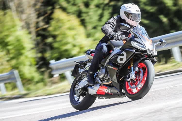 Aprilia RS660: Sofort Vertrauen gefasst und die Leichtigkeit des Mittelklasse genossen