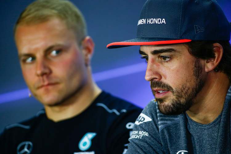 Valtteri Bottas und Fernando Alonso