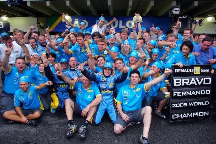 Fernando Alonso nach seinem WM-Titelgewinn 2005