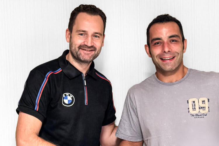 BMW-Rennchef Sven Blusch (li.) mit Neuverpflichtung Danilo Petrucci