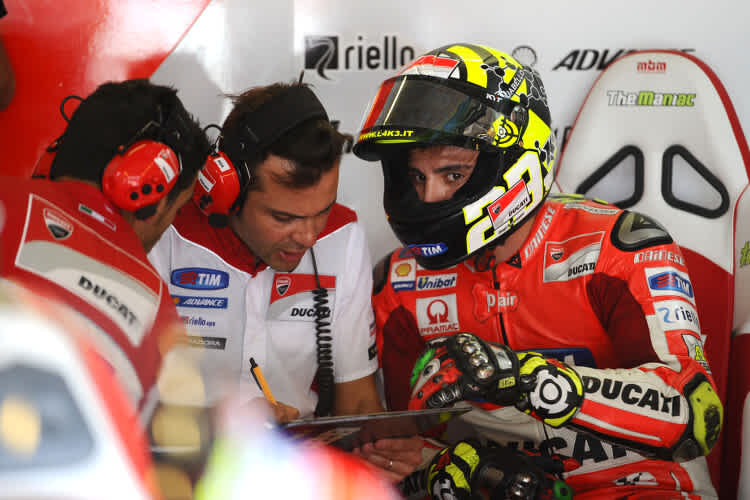 Crewchief Marco Rigamonti mit Andrea Iannone