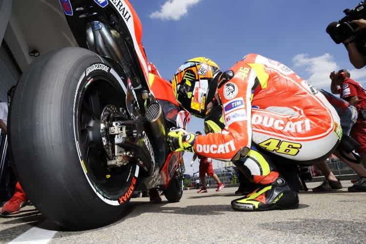 Valentino Rossi: Verneigung vor der Desmodici