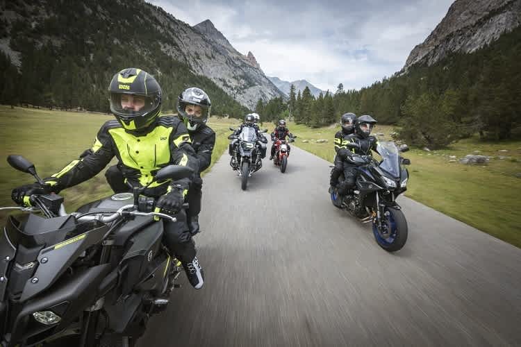 Touringjacke iXS Powells-ST: Gut angezogen während der ganzen Motorradsaison