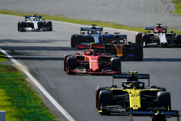 Die Silberpfeile einmal ganz hinten