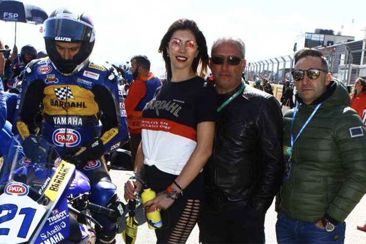 Randy Krummenacher (li.) mit Manager Daniele Di Ninno (2.v.re.)