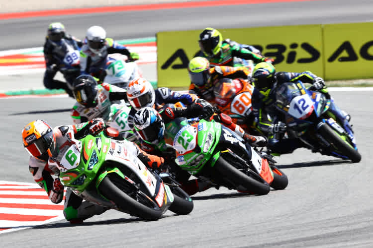 Nicht alle in der 300er-Klasse haben so viel Erfahrung wie Weltmeister Jeffrey Buis (vorne)