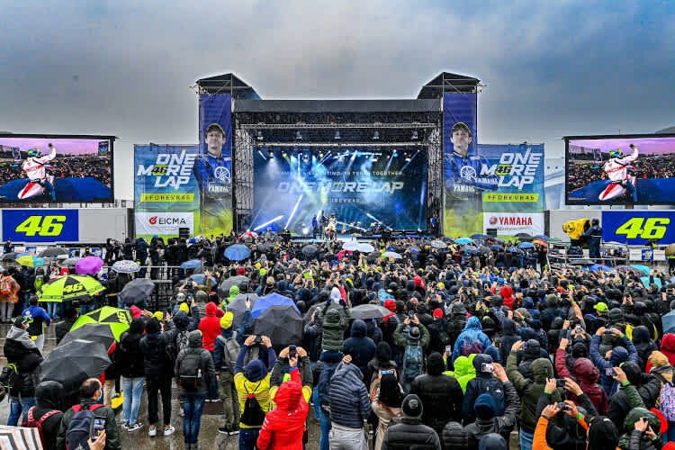 Die Rossi-Fans trotzten dem Regen