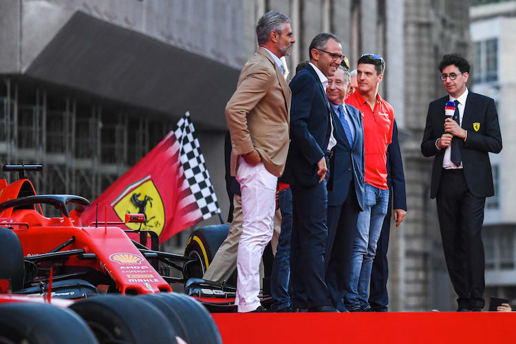 Von links: Ex-Ferrari-Teamchef Maurizio Arrivabene, Stefano Domenicali, Jean Todt, rechts Mattia Binotto
