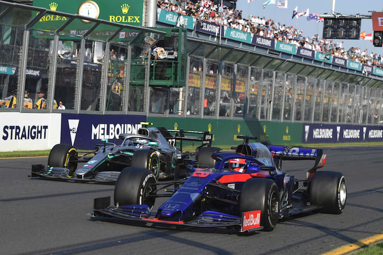 DRS mal offen, mal geschlossen: Bottas im Mercedes, Kvyat im Toro Rosso