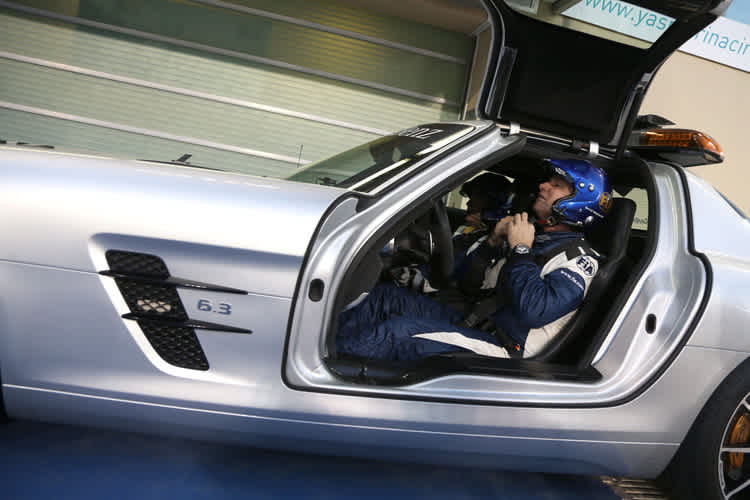 Bernd Mayländer macht sich zum Einsatz bereit