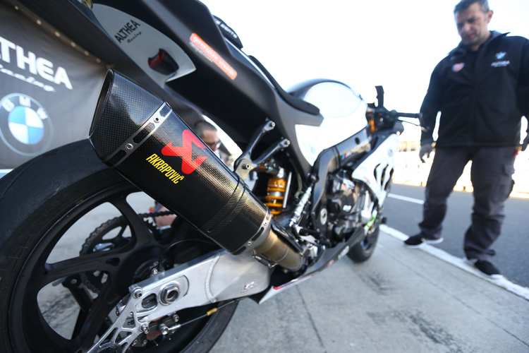 Im Serientrimm gehört die BMW S1000RR zu den besten Bikes