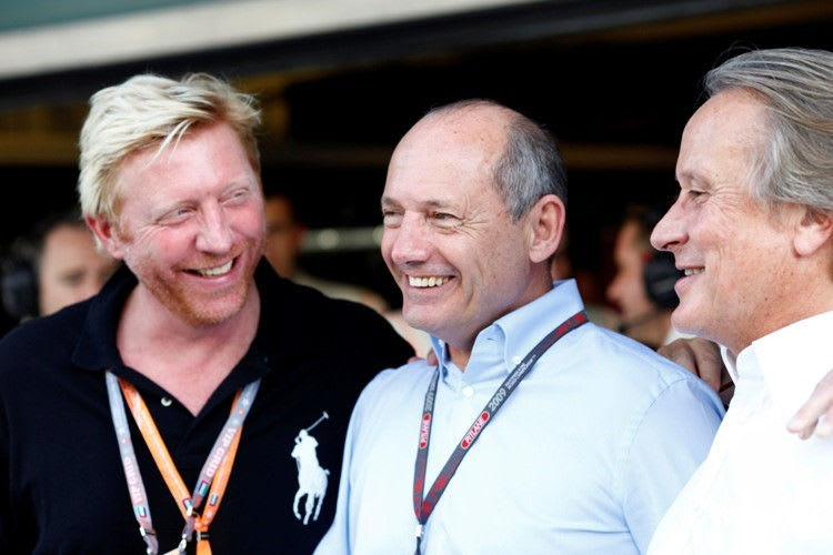 Da hatten sich alle noch lieb: Ron Dennis (Mitte) mit Mansour Ojjeh (rechts) und Boris Becker