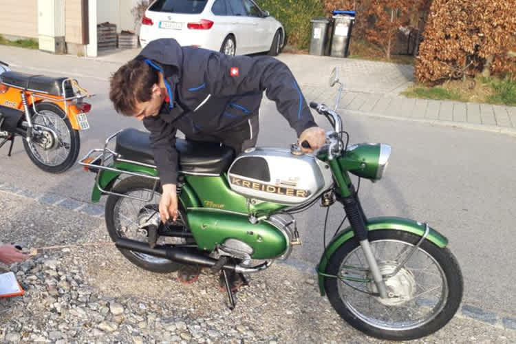 Kreidler-Fahrer bringen Reiti viel Arbeit