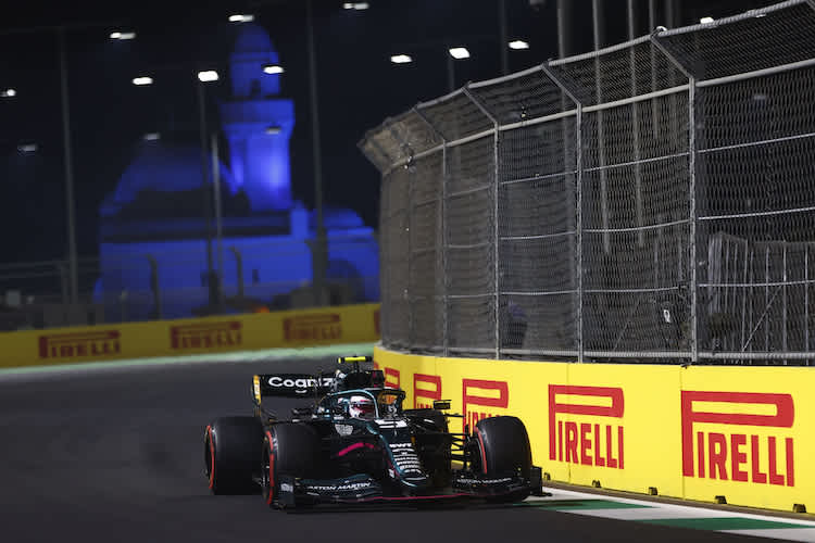 Aston Martin in Dschidda: Da hilft nur noch Beten