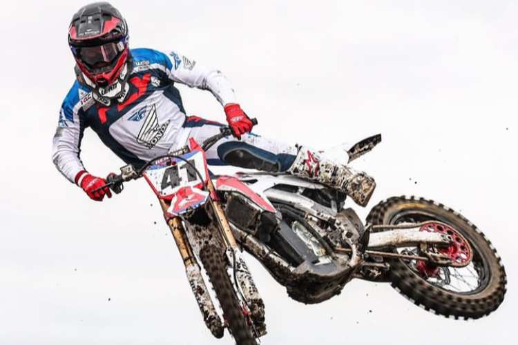 Trey Canard auf Hondas E-Crosser