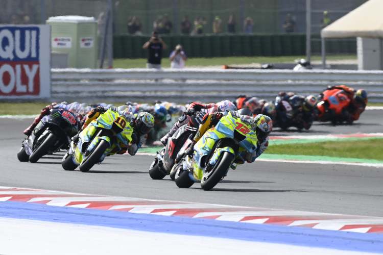 Marco Bezzecchi (72) lag vor Teamkollege Luca Marini (10)