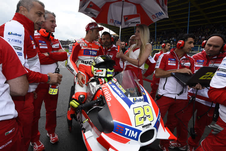 Die Ducati sieht grossartig aus, wenn ich sie fahre, ich mache den Unterschied! 