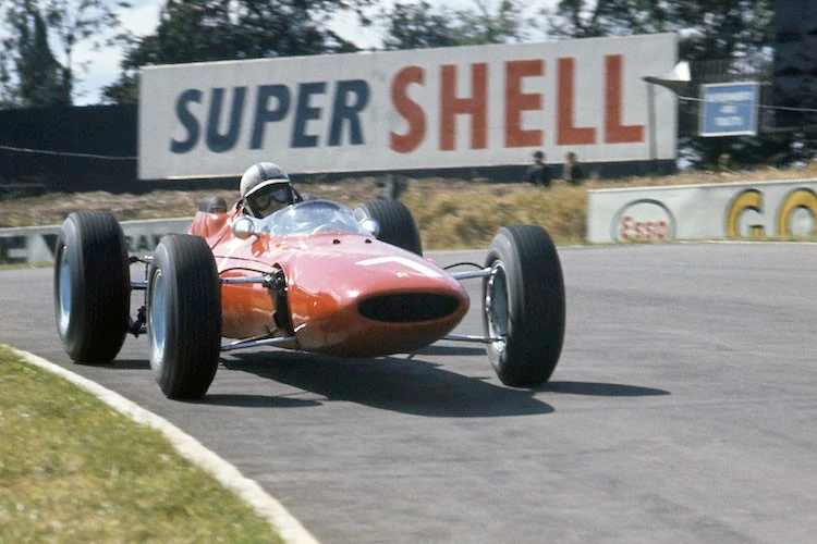 John Surtees im Ferrari 158 in Brands Hatch 1964