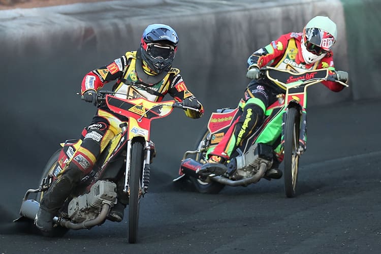 Lukas Fienhage (li.) traut sich viel zu